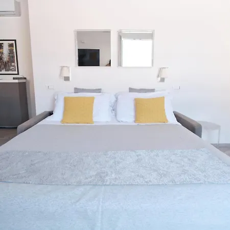 Cinque Terre Bridge Apartment *