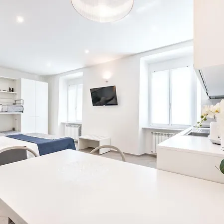 Cinque Terre Bridge Apartment *